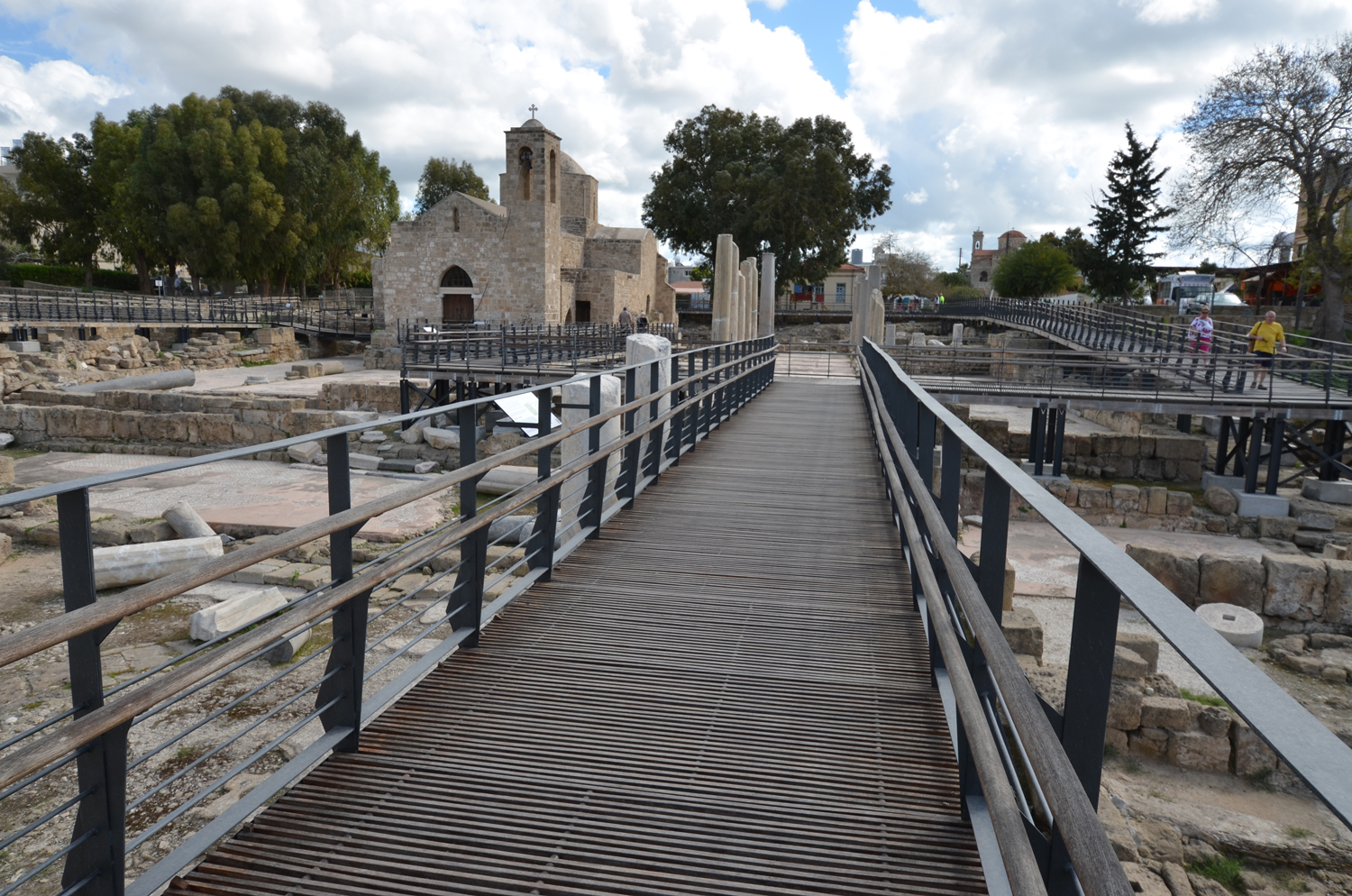  Nea Pafos: The Basilica of Chrysopolitissa
